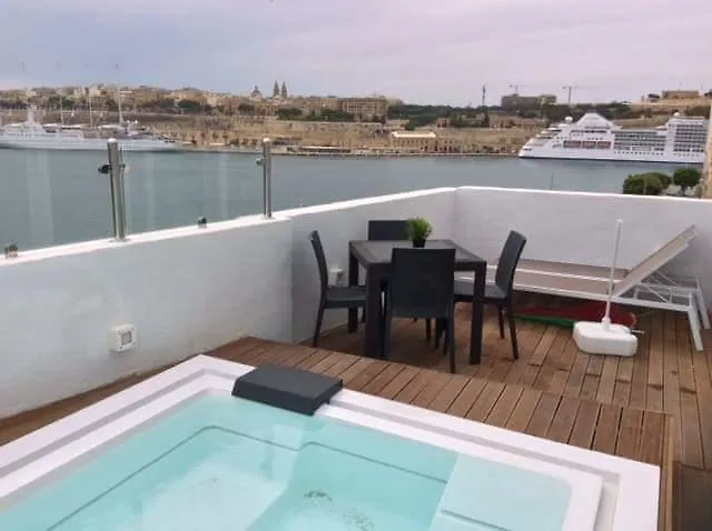 55 Senglea Apartment