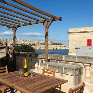  Apartment Traditional Maltese Townhouse, Roof Terrace And Views